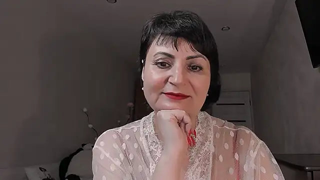 Snapshot of Helen_Beller chatting on June 1, 5:34 pm Helen Beller online show from June 1, 5:34 pm