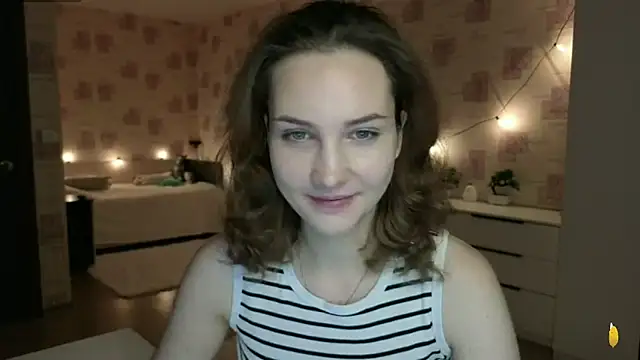 Snapshot of Megan_swiftss chatting on May 28, 5:41 pm Megan swiftss online show from May 28, 5:41 pm