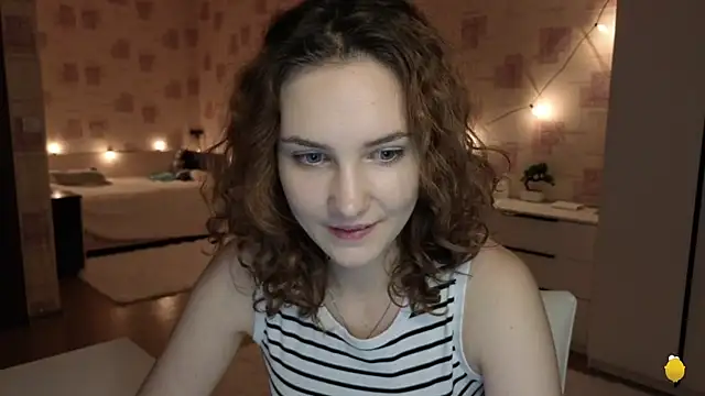 Snapshot of Megan_swiftss chatting on June 1, 6:29 pm Megan swiftss online show from June 1, 6:29 pm