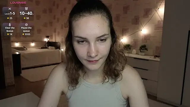 Snapshot of Megan_swiftss chatting on June 20, 6:57 pm Megan swiftss online show from June 20, 6:57 pm