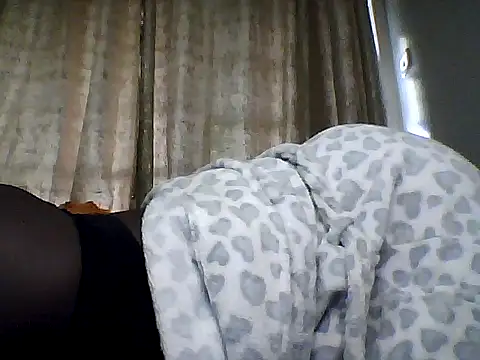 Snapshot of cutiebreey chatting on June 9, 1:45 pm cutiebreey online show from June 9, 1:45 pm