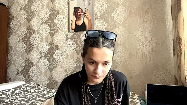 Snapshot of MarlynSiefkes chatting on July 20, 10:11 am MarlynSiefkes online show from July 20, 10:11 am