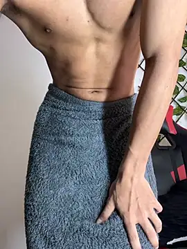 NelModel1 online show from July 1, 1:55 pm