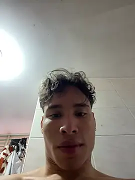 NelModel1 online show from May 21, 12:46 pm