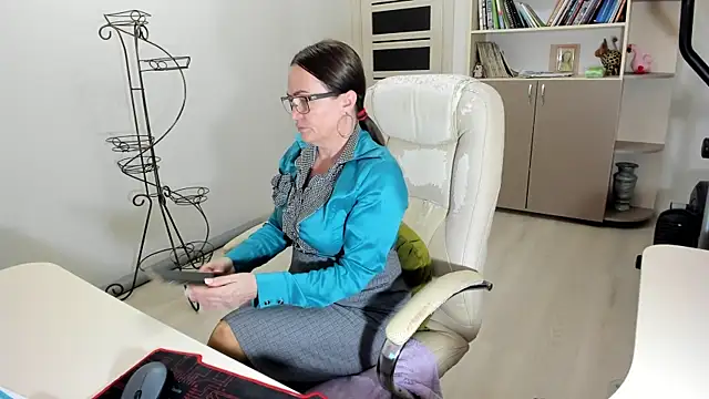 Vika73 online show from November 14, 4:16 am