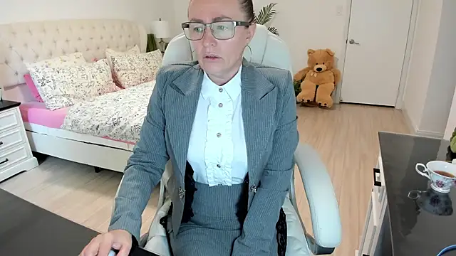 Vika73 online show from October 18, 1:02 pm