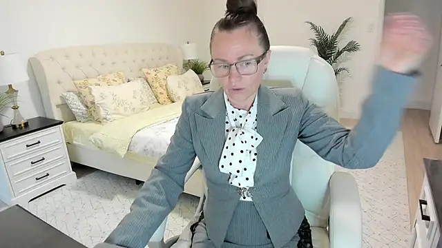 Vika73 online show from May 1, 11:37 am