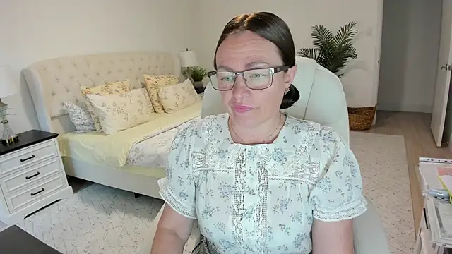 Vika73 online show from May 12, 11:38 am