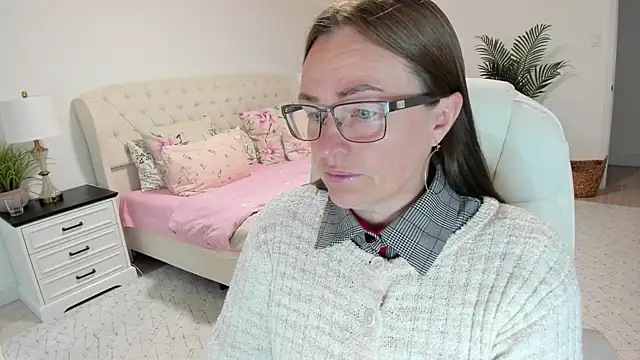 Snapshot of Vika73 chatting on July 9, 11:42 am Vika73 online show from July 9, 11:42 am