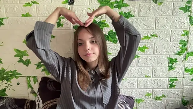 LisaPorse online show from June 17, 6:13 am