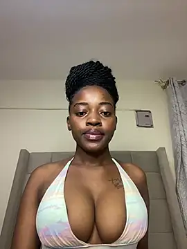 Snapshot of pretty_miss12 chatting on July 21, 4:47 am pretty miss12 online show from July 21, 4:47 am