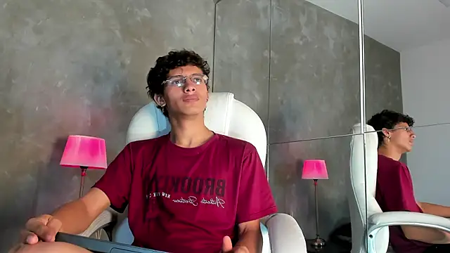Ethan todd online show from May 26, 3:37 am
