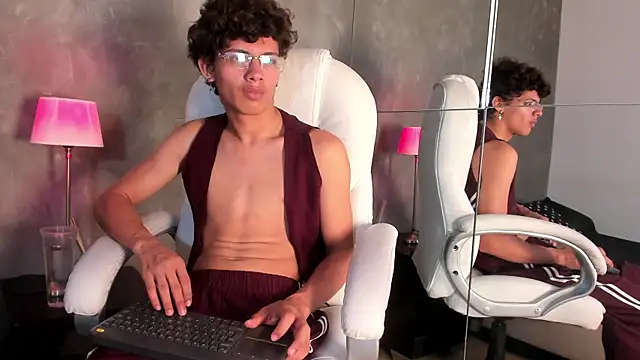 Ethan todd online show from May 25, 3:28 am