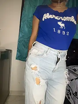 MadisonYoung000 online show from June 9, 5:47 pm