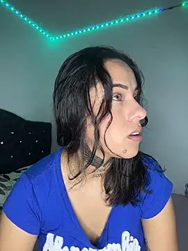 MadisonYoung000 online show from June 2, 7:03 pm