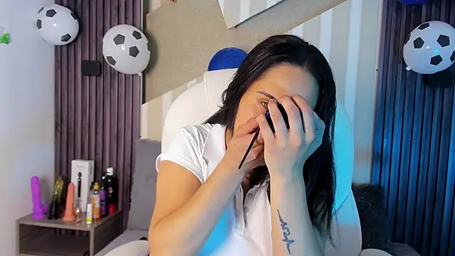 MadisonYoung000 online show from June 24, 12:59 pm