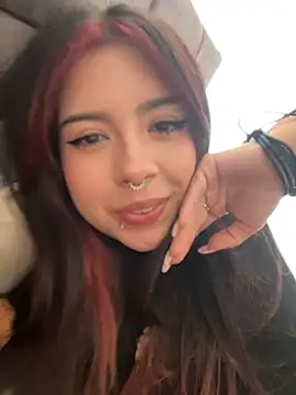 Snapshot of softdoll-_ chatting on June 24, 9:34 pm softdoll- online show from June 24, 9:34 pm