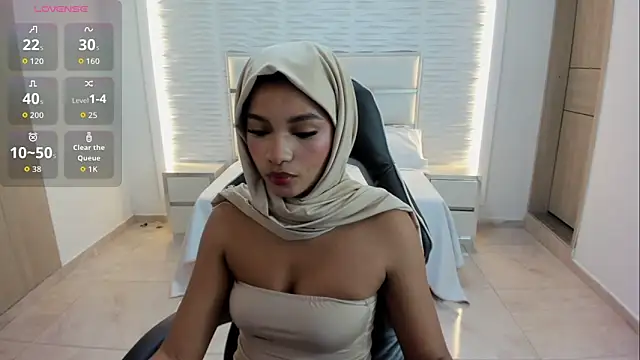 Snapshot of Layla_irfan chatting on May 23, 12:15 pm Layla irfan online show from May 23, 12:15 pm