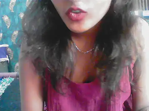Diana Penty online show from June 2, 1:44 pm