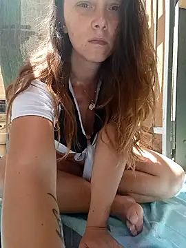 Snapshot of MissDiavoletta chatting on June 15, 10:48 am MissDiavoletta online show from June 15, 10:48 am
