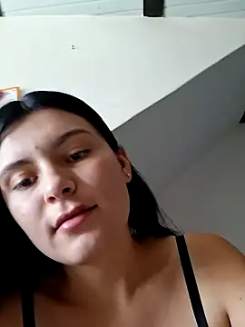 Snapshot of Yeras_ chatting on June 18, 6:35 pm Yeras online show from June 18, 6:35 pm