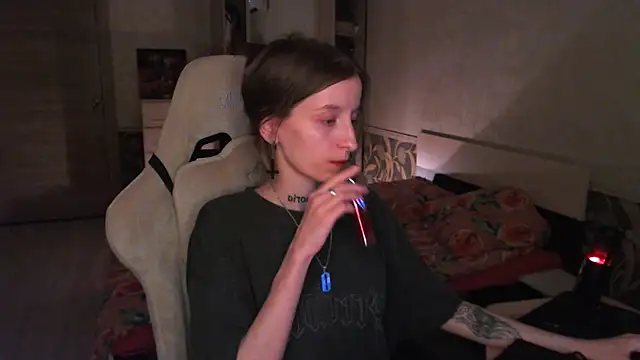 cath alien online show from May 22, 9:35 pm