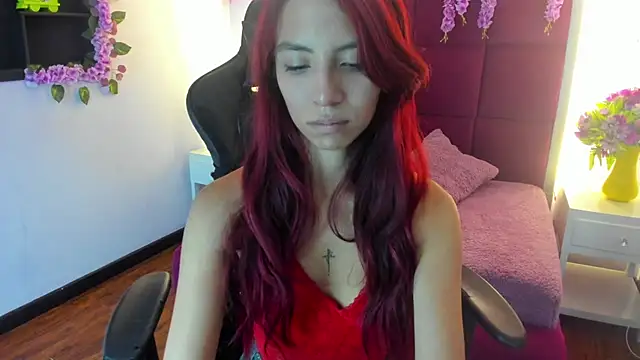 Snapshot of NinaaXXX_ chatting on June 27, 6:47 pm NinaaXXX online show from June 27, 6:47 pm