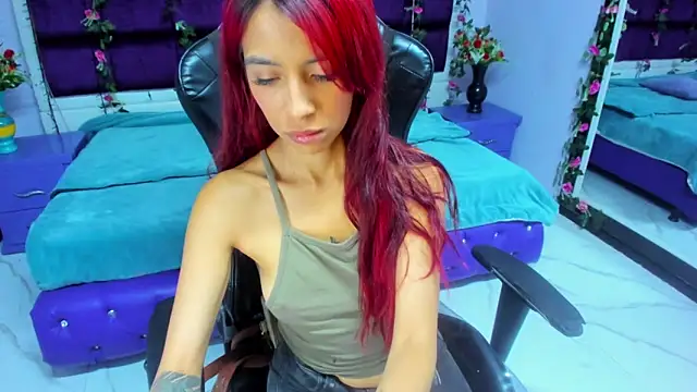 Snapshot of NinaaXXX_ chatting on May 25, 9:35 pm NinaaXXX online show from May 25, 9:35 pm