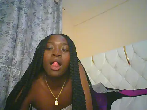 Preetygirlyz online show from May 18, 4:34 pm