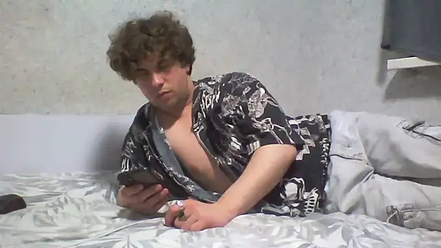 hydrangea228 online show from May 19, 9:33 pm