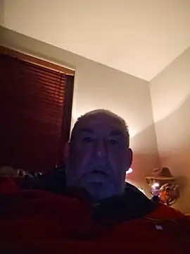 Snapshot of shyguytm chatting on June 7, 7:13 am shyguytm online show from June 7, 7:13 am