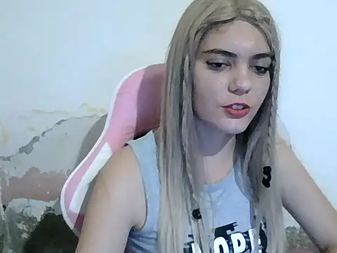 Snapshot of Angel_Ristoww chatting on May 22, 9:02 pm Angel Ristoww online show from May 22, 9:02 pm