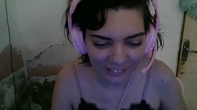 Snapshot of Angel_Ristoww chatting on June 22, 5:21 pm Angel Ristoww online show from June 22, 5:21 pm