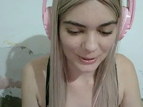 Snapshot of Angel_Ristoww chatting on May 19, 2:29 am Angel Ristoww online show from May 19, 2:29 am