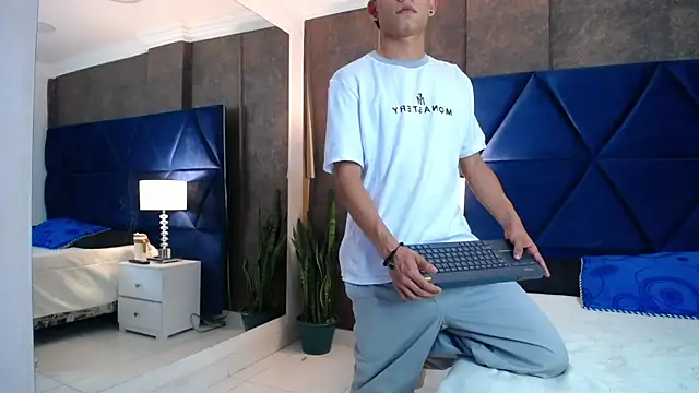 Snapshot of ThiagoFerrer_ chatting on June 27, 3:23 am ThiagoFerrer online show from June 27, 3:23 am