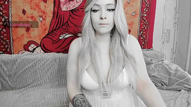 Polly Megan online show from June 18, 9:36 am