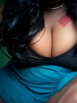 Snapshot of Tamil-ammukutty18 chatting on July 6, 7:26 am Tamil-ammukutty18 online show from July 6, 7:26 am