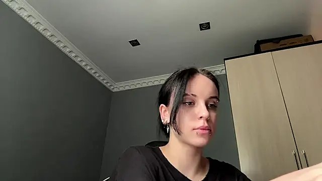 illiebilish online show from May 19, 7:26 am
