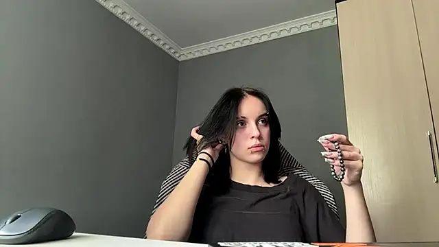 illiebilish online show from May 27, 7:38 am