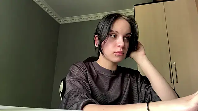 illiebilish online show from May 21, 8:01 am