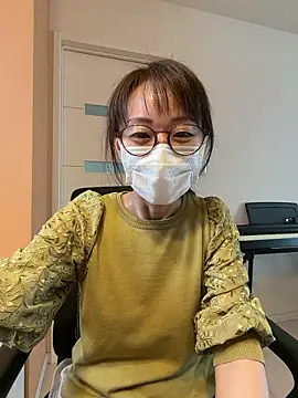 Snapshot of Kaede_00112 chatting on June 1, 11:37 pm Kaede 00112 online show from June 1, 11:37 pm