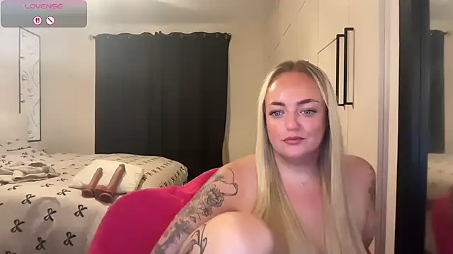 CurvyWetWife online show from June 27, 7:47 am