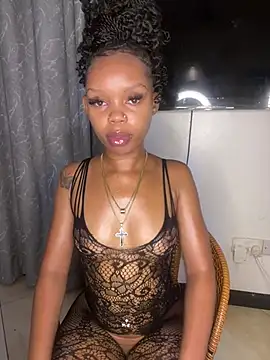 Snapshot of sexyie_caramel chatting on June 27, 7:31 pm sexyie caramel online show from June 27, 7:31 pm