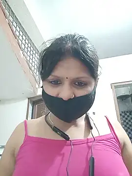 Snapshot of ZOYA-STRIP chatting on June 9, 6:31 pm ZOYA-STRIP online show from June 9, 6:31 pm