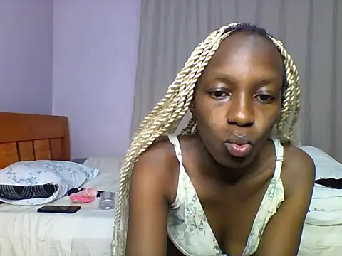Snapshot of shaz_shy chatting on June 23, 2:20 am shaz shy online show from June 23, 2:20 am