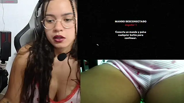 Snapshot of scarletdollof chatting on June 15, 7:02 pm scarletdollof online show from June 15, 7:02 pm