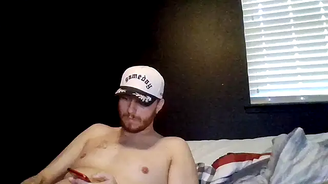 Snapshot of Tallhungcloudyyy chatting on June 18, 10:59 pm Tallhungcloudyyy online show from June 18, 10:59 pm