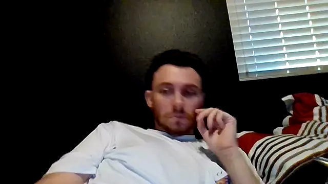 Snapshot of Tallhungcloudyyy chatting on May 22, 2:31 am Tallhungcloudyyy online show from May 22, 2:31 am