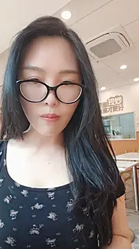 Snapshot of lylxili chatting on June 17, 6:24 am lylxili online show from June 17, 6:24 am