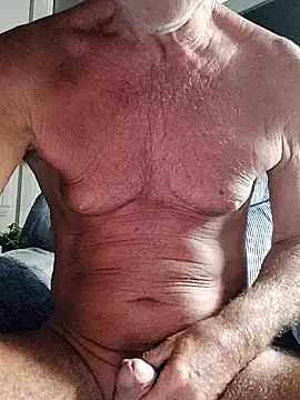 Snapshot of daddygil69 chatting on July 2, 6:52 am daddygil69 online show from July 2, 6:52 am